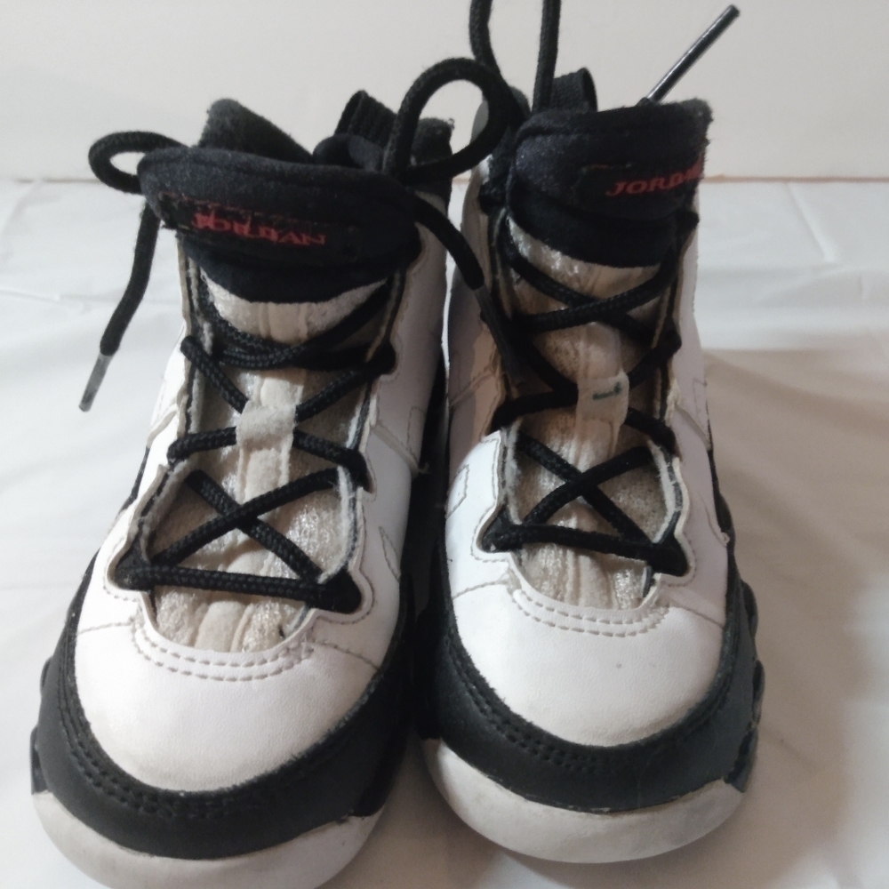 Jordan shoes 8c White & black High top #23 pre-owned